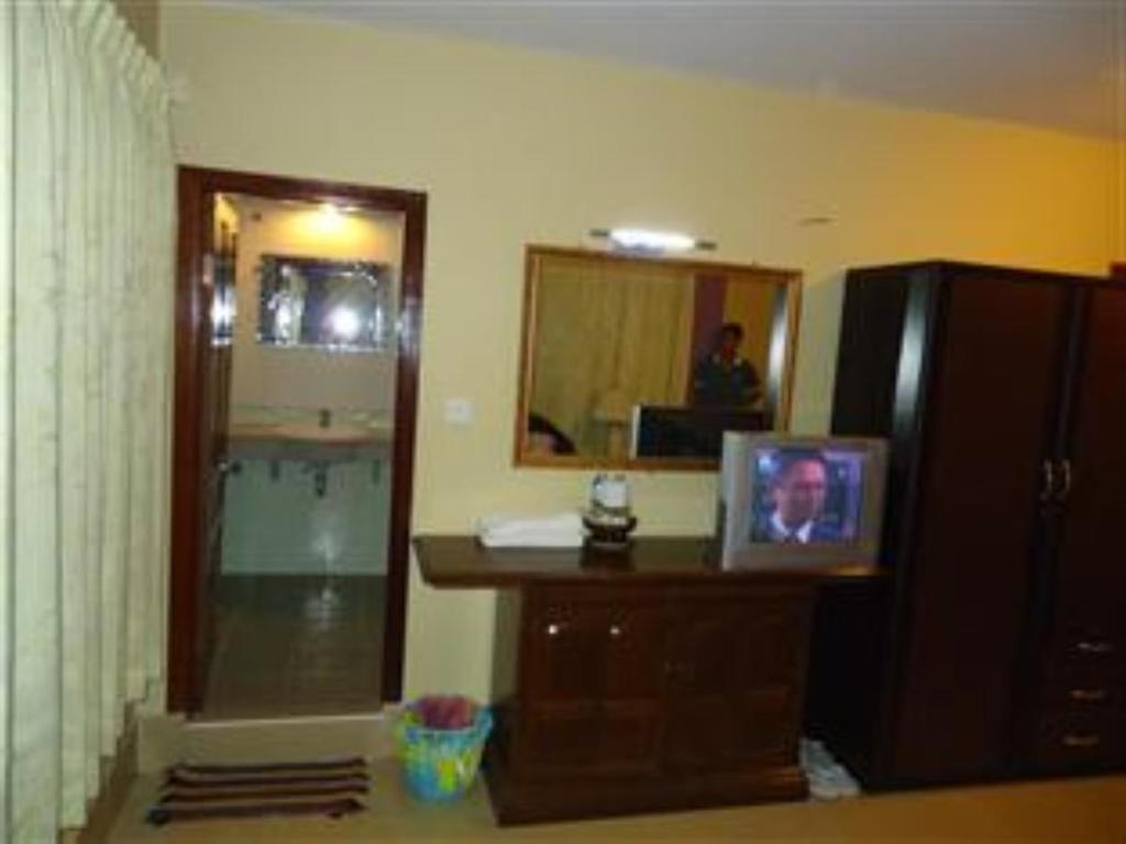 Spring Park Hotel Battambang Exterior photo