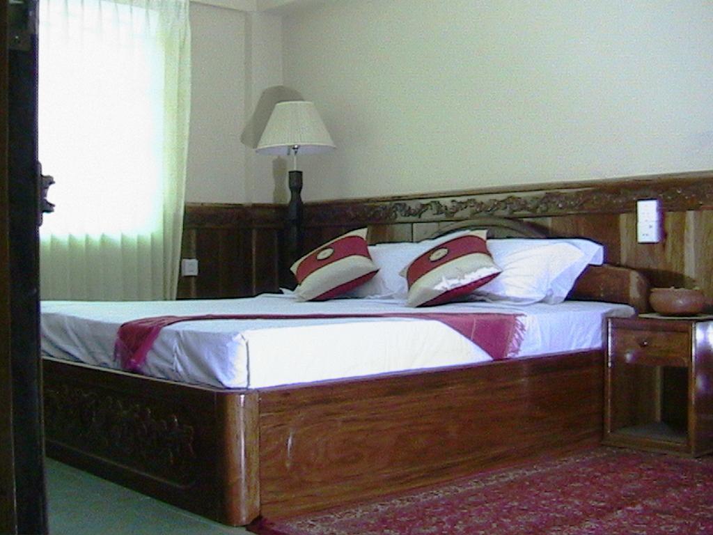 Spring Park Hotel Battambang Exterior photo