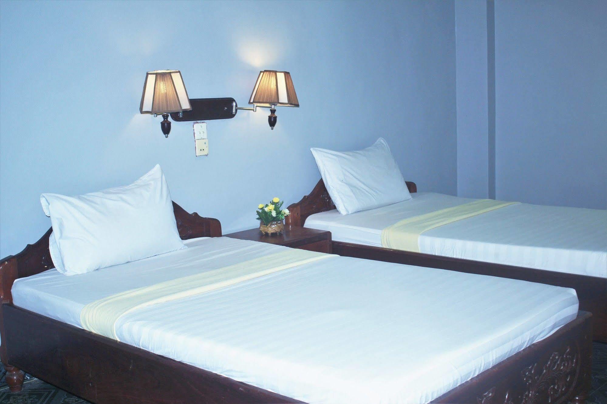 Spring Park Hotel Battambang Exterior photo