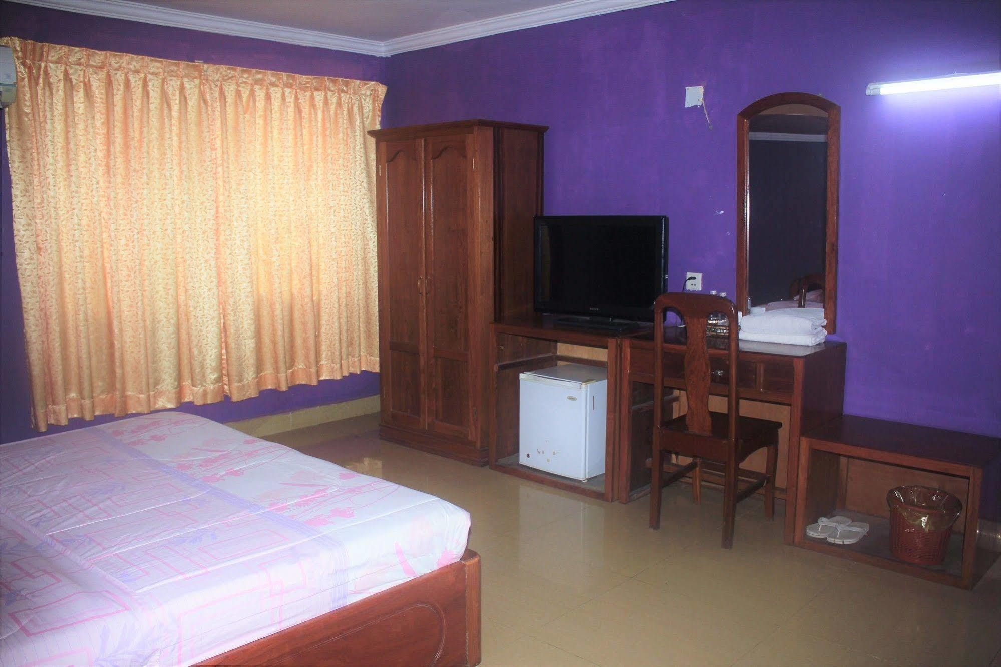 Spring Park Hotel Battambang Exterior photo